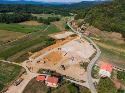 stanovanjska_soseska_dobrava__med_urejanjem_komunalne_infrastrukture__foto_obcina_trebnje.jpg