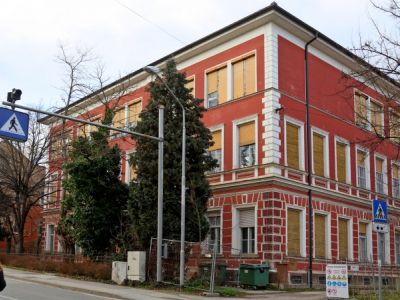 1708597338_cg_rdeca_sola.jpg