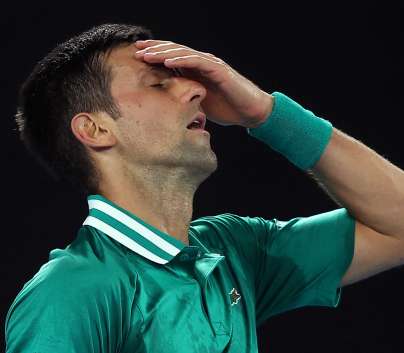 Kljub prepovedi bo igral! Đoković z ostrimi puščicami v smeri Wimbledona, ta odločitev močno odmeva!