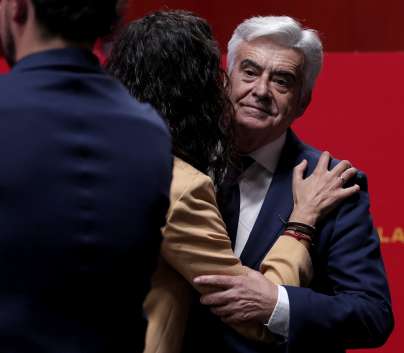 Španci imajo novega predsednika nogometne zveze! Tole je naslednik moža, ki ga je odnesel poljub igralke na usta!