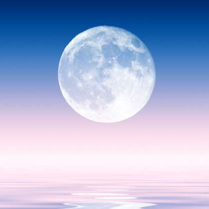 Sij polne lune v septembru iz noči naredi dan.