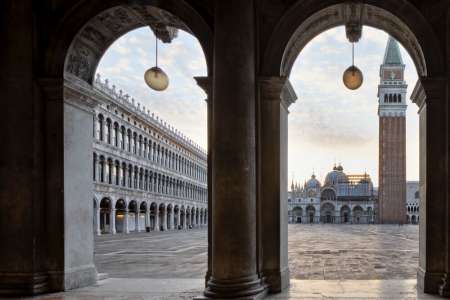Skupina Generali konec leta zaključuje petletno obnovo zgodovinske stavbe Procuratie Vecchie na Markovem trgu v Benetkah