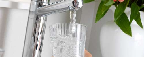 Kaj se zgodi, če pijete onesnaženo vodo?