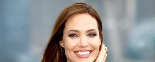 Angelina Jolie še ne ločena, a že z drugim?