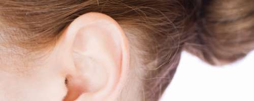 Zakaj poleti bolijo ušesa?