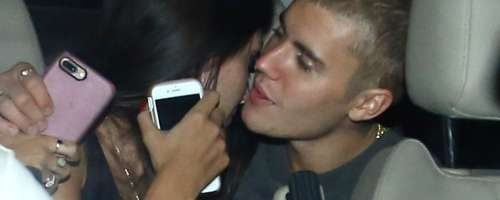 Kdo je dekle, ki jo poljublja Justin Bieber?
