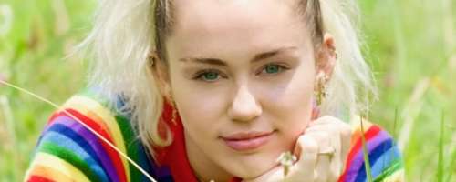 Miley Cyrus darovala pol milijona dolarjev