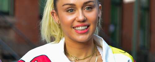 Miley Cyrus postavlja 'modo'