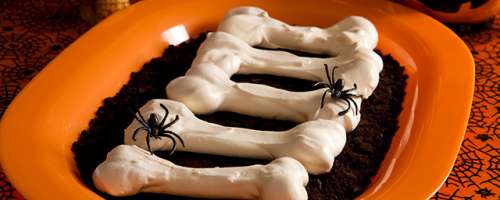 Noč čarovnic: Strašne kosti iz sladkih beljakov