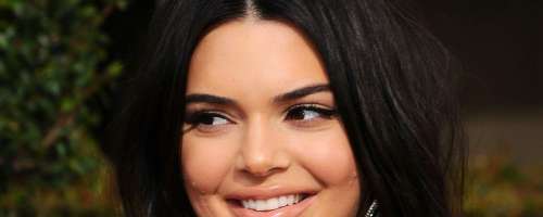 Kendall Jenner blestela na rdeči preprogi