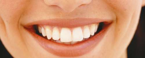 Kako lahko poskrbiš, da bodo tvoji zobje zdravi in sijoči?