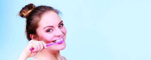 RECEPT: Domača alternativa kupljeni naravni zobni pasti