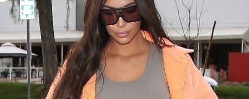 Najljubši modni kos Kim Kardashian zapovedan tudi v letu 2019