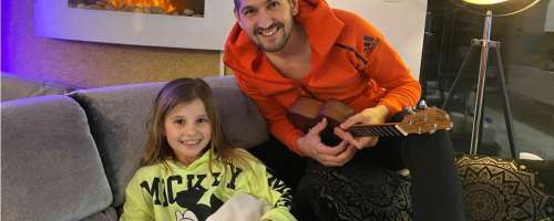 Čuk Miha s partneričino hčerko navdušuje na Facebooku