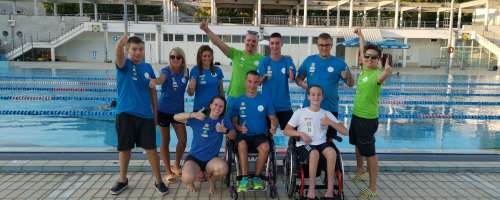 Plavalna reprezentanca trenira, prvo tekmovanje na Hrvaškem