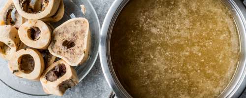 Zakaj bi morali uživati kostno juho?