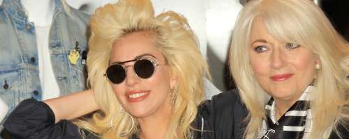 Lady Gaga z mladostno mamo širi prijaznost