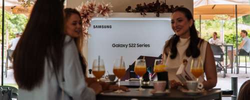 Na srečanju Janje Videc in Nine Kolar s sledilci predstavili Samsung S22 serijo
