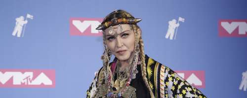 Po preplahu se je oglasila Madonna