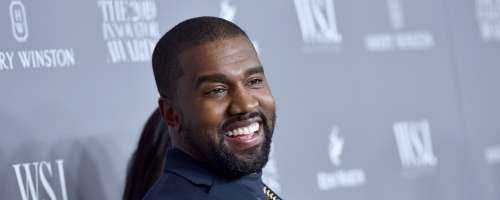 Kanye West leto po sovražnem izbruhu postregel z opravičilom
