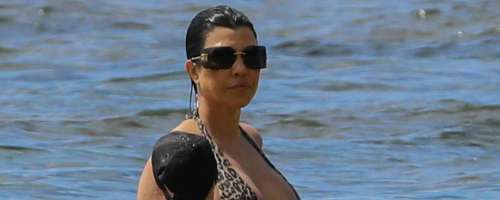 Paparaci ujeli nosečnico iz družine Kardashian