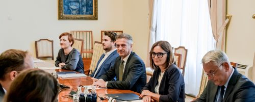parlamentarni vrh sestanek strank