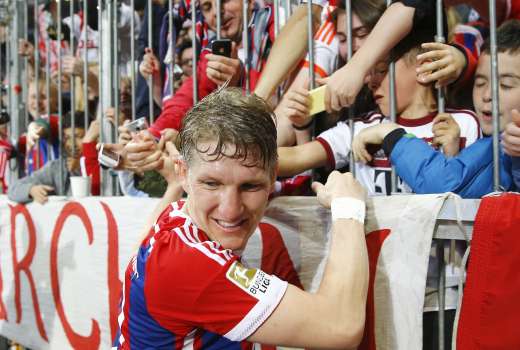 907-14-15-schweinsteiger re