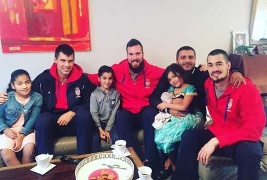 srbi pri tunizijcu