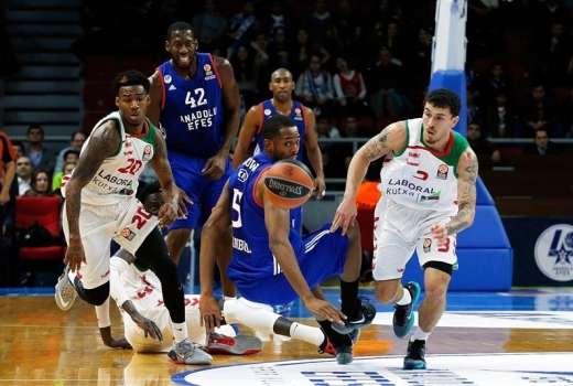 derrick-brown-anadolu-efes-istanbul-eb15