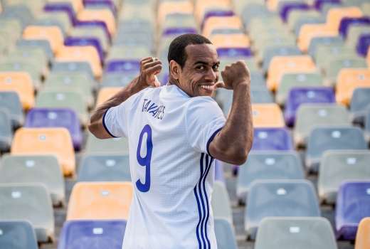 NK Maribor je skupaj z dolgoletnim sponzorjem adidasom razkril nove nogometne drese