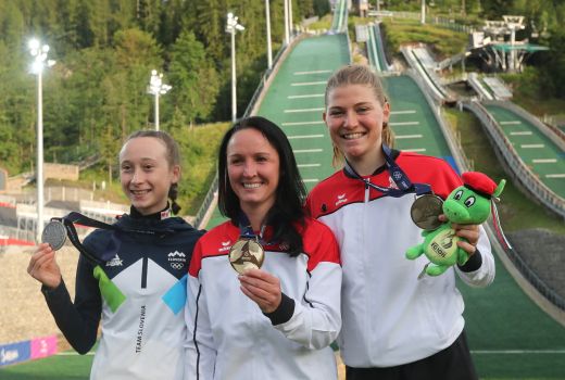 nika prevc Jacqueline Seifriedsberger marita kramer