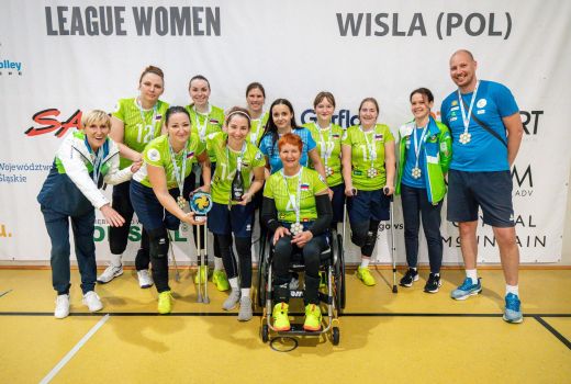 slovenke odbojka sede
