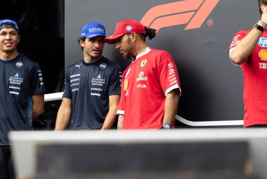 carlos sainz lewis hamilton