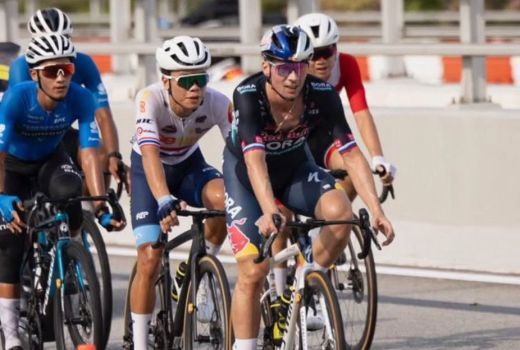 primoz roglic singapur