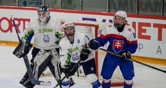 Slovenske hokejistke za OI na Slovaškem