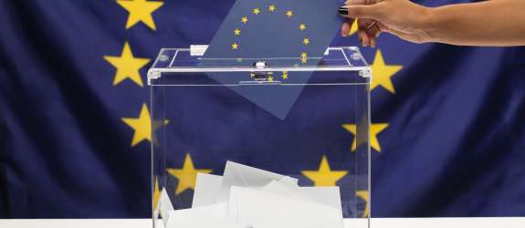 Zanimanje Evropejcev za evropske volitve se krepi; porast tudi v Sloveniji