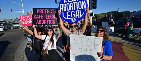 Boj proti splavu preobrača ameriške volitve