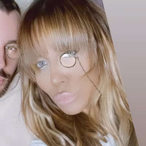 Ana z novo frizuro