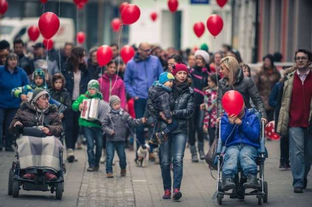 Jutri v Trbovljah pohod z rdečimi baloni