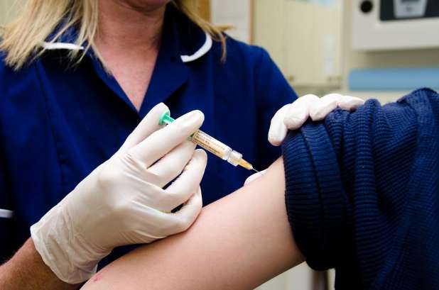Množično cepljenje danes v Hrastniku, v ponedeljek v Zagorju