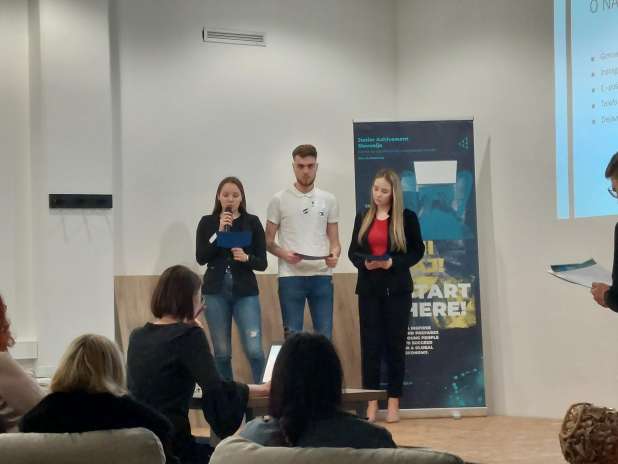 Zasavski dijaki predstavili svoji podjetji v Ljubljani