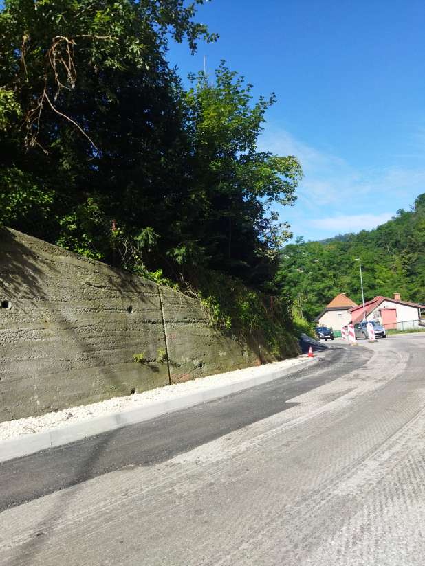 Cesto Hrastnik- Brnica bodo asfaltirali ob dvodnevni zapori