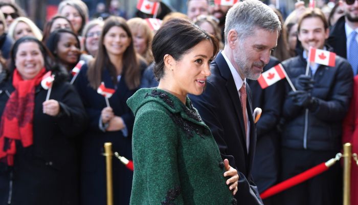 Meghan Markle - V novi epizodi podkasta se je spominjala časov, ko je 12-centimetrske salonarje nosi