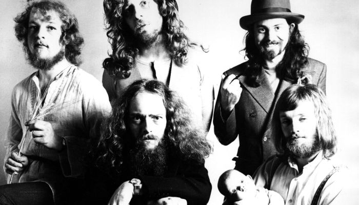 Jethro Tull, več kot pol stoletja trajajoča zgodba simbioze več zvrsti glasbe, idej in izumuteljstva