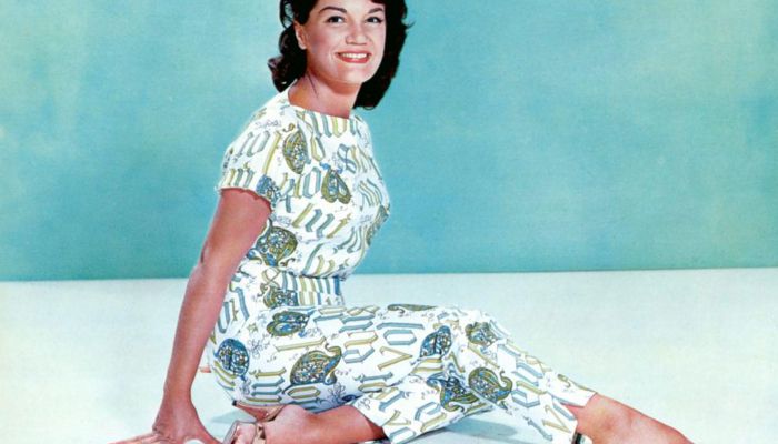 Connie Francis (1937–2025) je bila prva pop zvezdnica, ki se je vzpenjala hkrati z velikani kot so E
