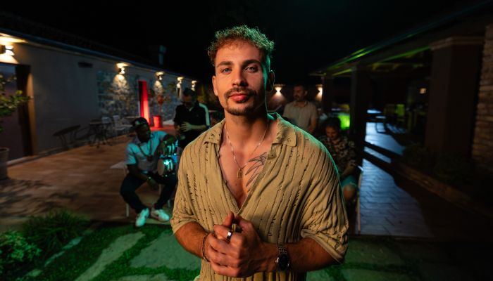 Žan Serčič bo turnejo 15 let navdiha, s katero praznuje 15-letnico glasbenega ustvarjanja in 30