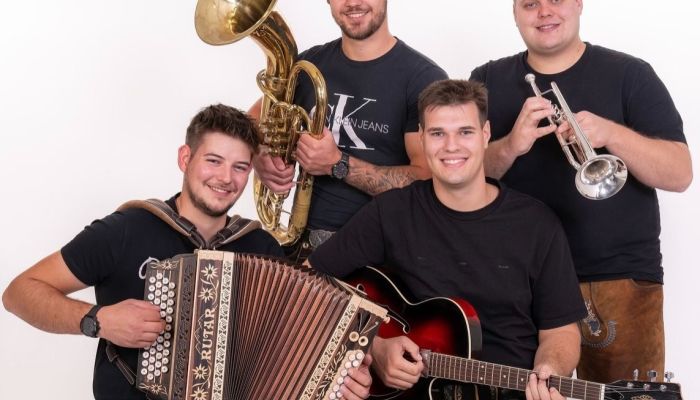 Kresovci so Jernej Verhnjak, Klemen Krivec, Tine Naveršnik in Lovro Tominc