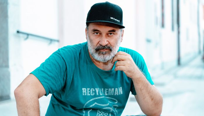 Dalaj Egol, Recycleman - !!! RecycleMan je lahko vse kar Dalaj Egol hoče, da je - od DJ-ja do raperj