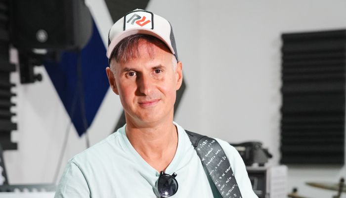 Flirrt, Rok Lunaček - !!!Rok Lunaček je gonilna sila skupine, ki piše tekste tako za Flirrte kot za