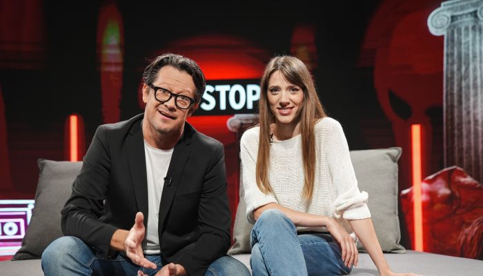 Monika Avsenik je v oddaji nonSTOP pri Boštjanu Klunu iskreno spregovorila o svoji glasbeni poti